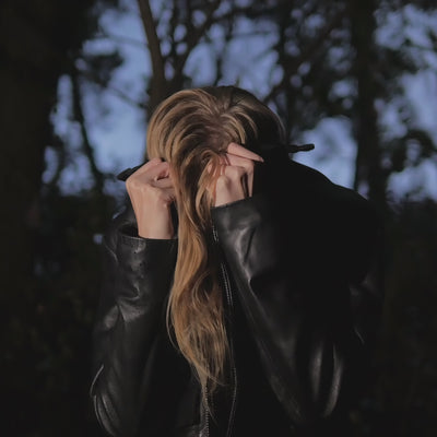 פנס ראש חכם עם חיישן תנועה וטעינה ב-USB – תאורה מושלמת לכל הרפתקה